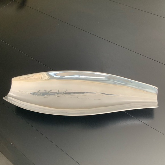 Vintage 2013 PIER 1 IMPORTS Silver Metal Long Flat Curved Decorative Tray EUC - Picture 4 of 7